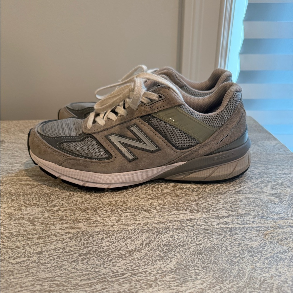 New Balance 990 v5 women's sneakers